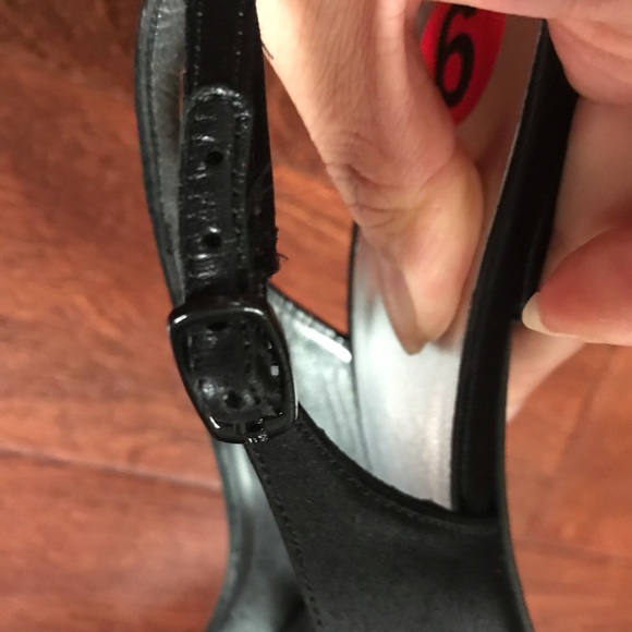 New Stuart Weitzman Satin Peep-toe Slingback Pumps - Picture 11 of 16